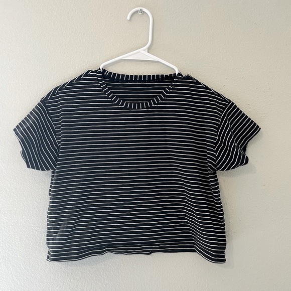 Lululemon Cates T-Shirt - Picture 1 of 4